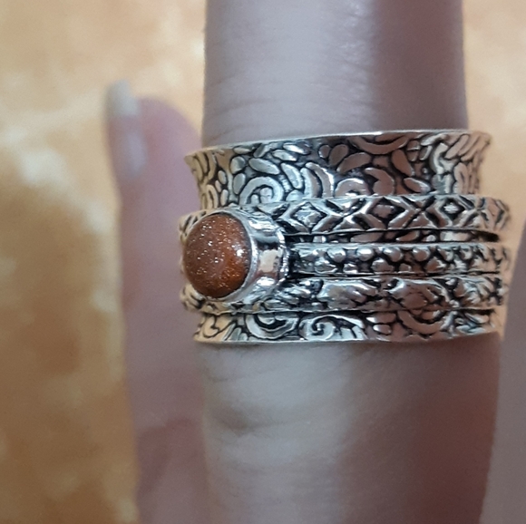 New Sun Stone Silver Spinner Ring. Size 6.50 - Picture 2 of 8